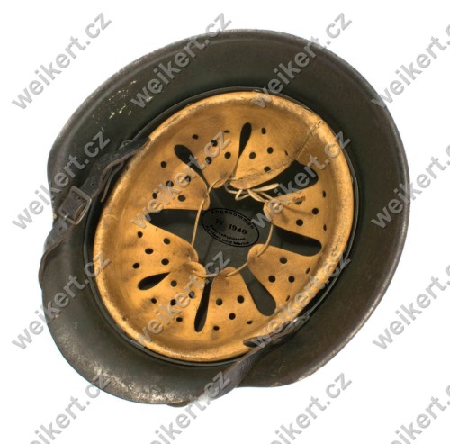 Zgodnie z Dz. U. 94 Nr 24 poz. 83, sprost.: Dz. U. 94 Nr 43 poz. 170, kopiowanie, przetwarzanie i rozpowszechnianie tych materiałów w całości lub w części bez mojej zgody jest zabronione i stanowi naruszenie praw autorskich przez co podlega karze.