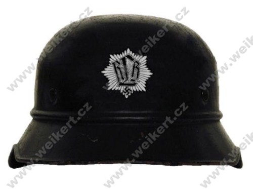 Zgodnie z Dz. U. 94 Nr 24 poz. 83, sprost.: Dz. U. 94 Nr 43 poz. 170, kopiowanie, przetwarzanie i rozpowszechnianie tych materiałów w całości lub w części bez mojej zgody jest zabronione i stanowi naruszenie praw autorskich przez co podlega karze.