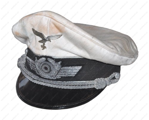 Zgodnie z Dz. U. 94 Nr 24 poz. 83, sprost.: Dz. U. 94 Nr 43 poz. 170, kopiowanie, przetwarzanie i rozpowszechnianie tych materiałów w całości lub w części bez mojej zgody jest zabronione i stanowi naruszenie praw autorskich przez co podlega karze.