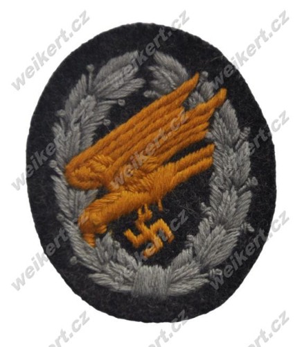 Zgodnie z Dz. U. 94 Nr 24 poz. 83, sprost.: Dz. U. 94 Nr 43 poz. 170, kopiowanie, przetwarzanie i rozpowszechnianie tych materiałów w całości lub w części bez mojej zgody jest zabronione i stanowi naruszenie praw autorskich przez co podlega karze.