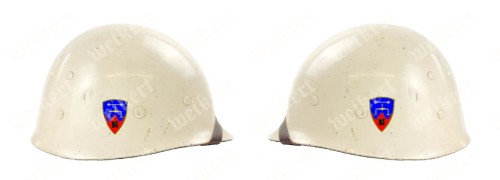 Zgodnie z Dz. U. 94 Nr 24 poz. 83, sprost.: Dz. U. 94 Nr 43 poz. 170, kopiowanie, przetwarzanie i rozpowszechnianie tych materiałów w całości lub w części bez zgody autora jest zabronione i stanowi naruszenie praw autorskich przez co podlega karze.