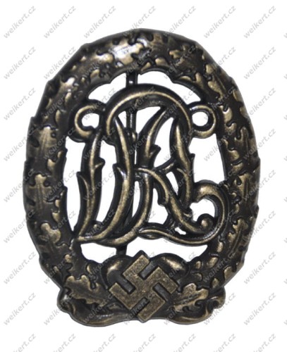 Zgodnie z Dz. U. 94 Nr 24 poz. 83, sprost.: Dz. U. 94 Nr 43 poz. 170, kopiowanie, przetwarzanie i rozpowszechnianie tych materiałów w całości lub w części bez mojej zgody jest zabronione i stanowi naruszenie praw autorskich przez co podlega karze.