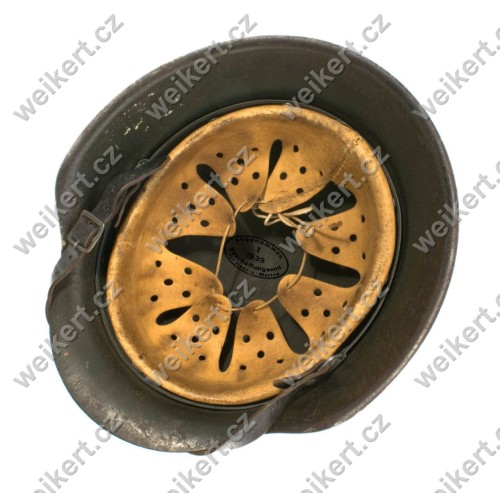 Zgodnie z Dz. U. 94 Nr 24 poz. 83, sprost.: Dz. U. 94 Nr 43 poz. 170, kopiowanie, przetwarzanie i rozpowszechnianie tych materiałów w całości lub w części bez mojej zgody jest zabronione i stanowi naruszenie praw autorskich przez co podlega karze.