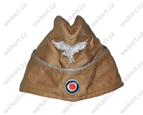 Zgodnie z Dz. U. 94 Nr 24 poz. 83, sprost.: Dz. U. 94 Nr 43 poz. 170, kopiowanie, przetwarzanie i rozpowszechnianie tych materiałów w całości lub w części bez mojej zgody jest zabronione i stanowi naruszenie praw autorskich przez co podlega karze.