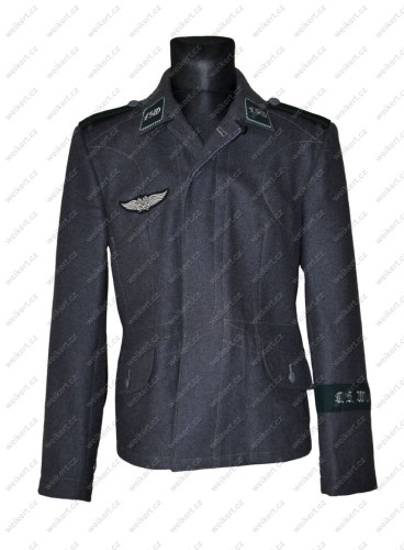  	Zgodnie z Dz. U. 94 Nr 24 poz. 83, sprost.: Dz. U. 94 Nr 43 poz. 170, kopiowanie, przetwarzanie i rozpowszechnianie tych materiałów w całości lub w części bez mojej zgody jest zabronione i stanowi naruszenie praw autorskich przez co podlega karze.