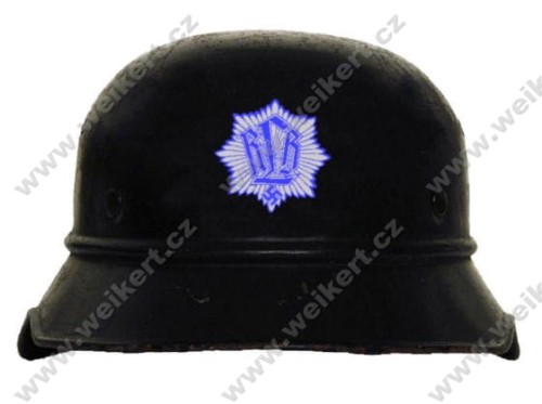 Zgodnie z Dz. U. 94 Nr 24 poz. 83, sprost.: Dz. U. 94 Nr 43 poz. 170, kopiowanie, przetwarzanie i rozpowszechnianie tych materiałów w całości lub w części bez mojej zgody jest zabronione i stanowi naruszenie praw autorskich przez co podlega karze.